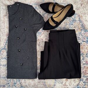 ❄️Loft dark gray short sleeve sweater with jeweled details. Size S.